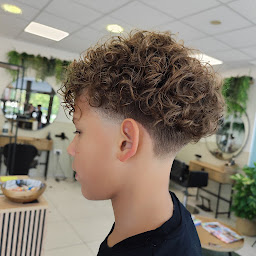 Photo n°13 de Un Hair Nouveau à Dijon (Salon de coiffure)