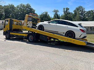 Photo n°5 de LS Auto Carrosseire, Depannage, Remorquage, Epaviste à Gambais (Service de remorquage)