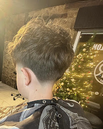 Photo n°3 de Bar Bier, le salon à Saint-Pol-de-Léon (Salon de coiffure)