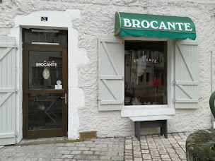 Photo n°1 de Antiquités / Brocante M.claire à Saint-Laurent-Nouan (Magasin d'antiquités)