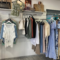 Photo n°12 de SABEEN M Couture à Saint-Étienne-de-Saint-Geoirs (Magasin de vêtements pour femmes)