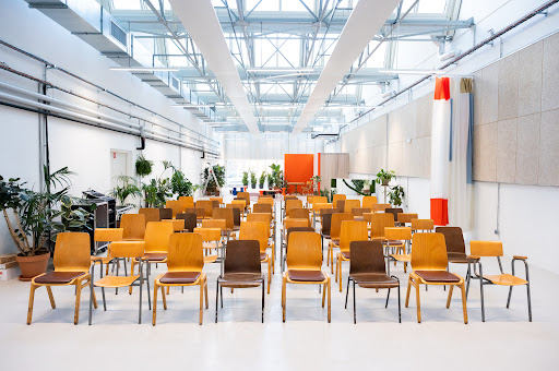 Photo de La Piscine Studio – Espace évènementiel, tournages et shootings, salles de montage et d'étalonnage, bureaux à louer. à Pantin (93500)