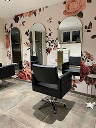 Photo n°3 de L'atelier d'Alison à Onet-le-Château (Salon de coiffure)