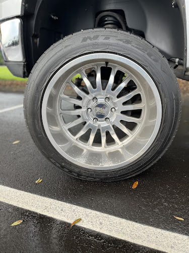 Chequered Tyre Service Phone number