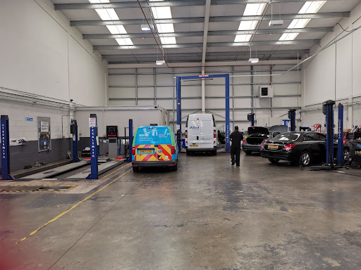 Halfords Autocentre Barking