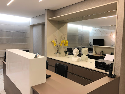 Dr Renato Perali - Cirurgia Plástica & Transplante Capilar