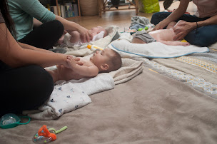 Photo n°3 de Ateliers Massage Bébé avec une Ostéopathe à Wattrelos (Centre de bien-être)