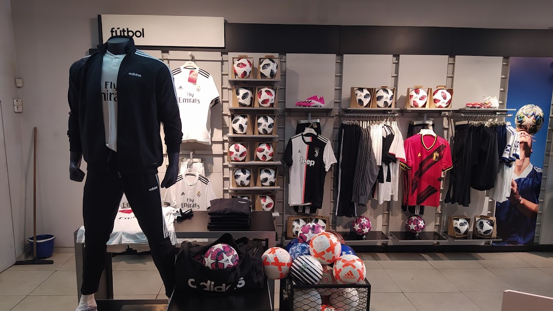 adidas Store Montevideo, 18 Julio - Tienda De Deportes en Montevideo