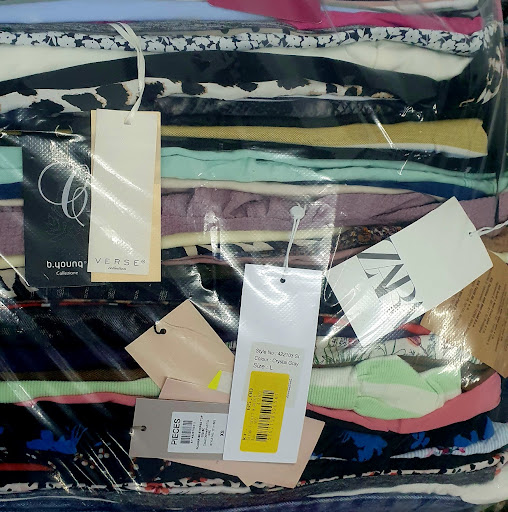 Second hand clothing wholesale Trade