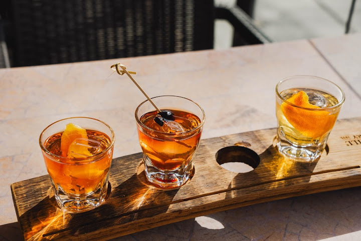 Steak & Tonic by null