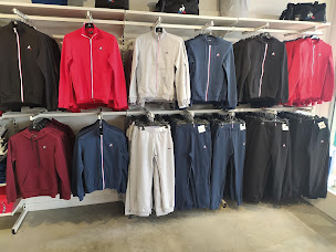 Photo n°6 de Le coq sportif Mc Arthur Glen à Pont-Sainte-Marie (Magasin de vêtements)