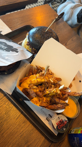 Photo 1 - Black & White Burger Tournai