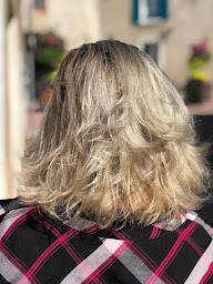 Photo n°56 de Thiolliere Xavier à Saint-Genis-Laval (Salon de coiffure)