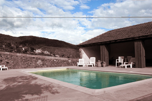 Photo de GITES DE LA BUISSONNIERE, Vue panoramique, Piscine, Terrasse, Nature, Randonnée, Thermes de Vals les Bains à Vals-les-Bains (07600)