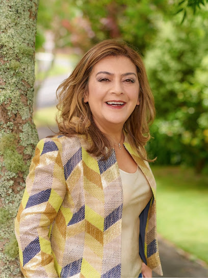 Feri Lobie- Real Estate