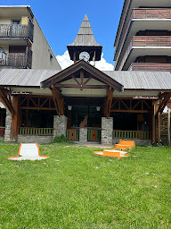 Photo n°13 de Restaurant-Creperie La PATINOIRE- Mini Golf-Trampoline Aire de Jeux à Uvernet-Fours (Mini-golf)