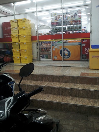 Photos of Indomaret Tegalgubug