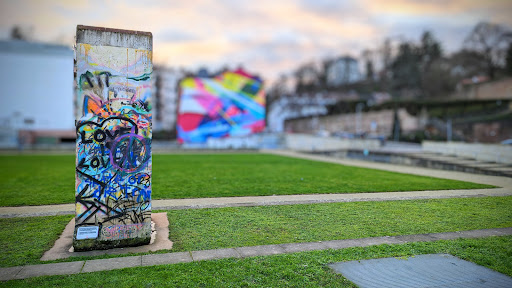 Betonfragment der Berliner Mauer - Thumbnail