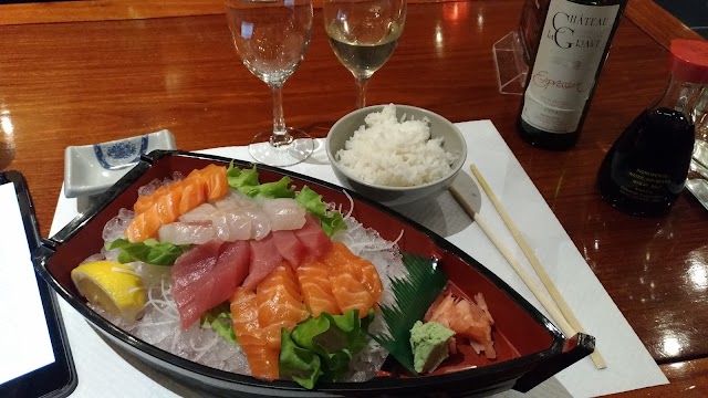 Le Sushi Boat