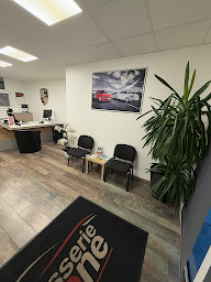 Photo n°2 de Carrosserie Barone à Roost-Warendin (Garage automobile)