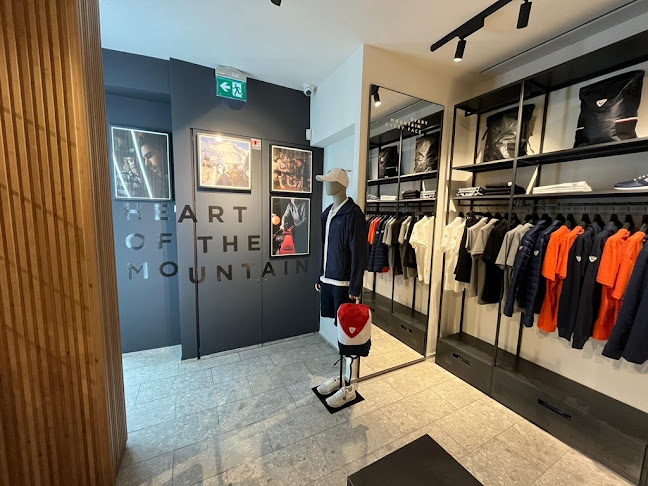 138 Bd Saint-Germain, 75006 Paris