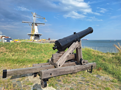Uncle Beach Memorial Vlissingen - Thumbnail