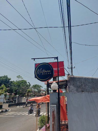 Mutiara Salon Pelabuhan Ratu