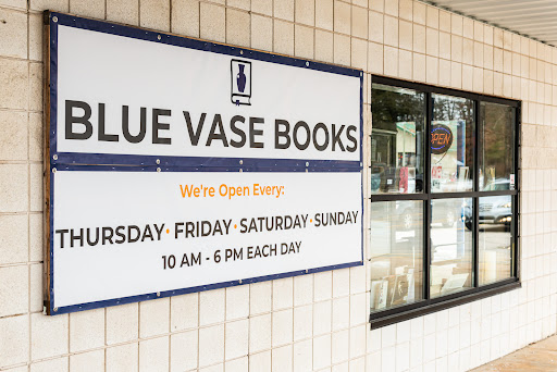 Blue Vase Book Exchange Logo