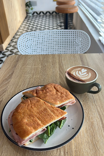 Dimples 231 Cafe - Visual