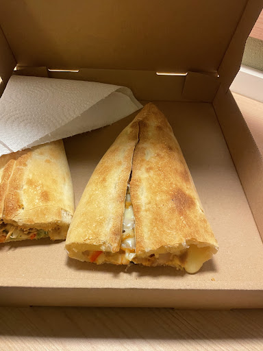 Photo 3 - AMEUR'S FOOD PIZZA APT