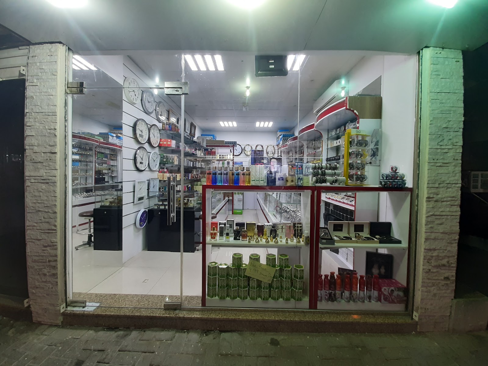 Al Mahjar Glass & Frames - صورة 4