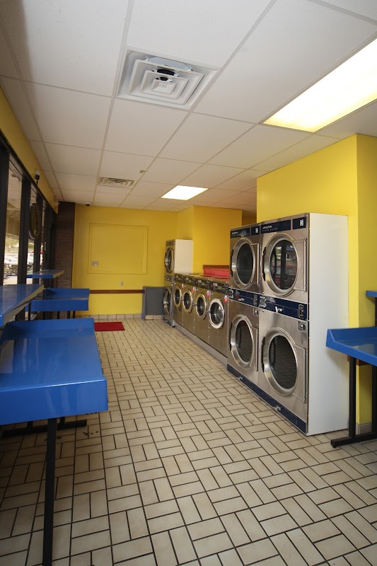 Fun Wash - Barrow storefront and entrance in Little Rock