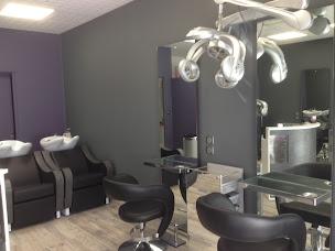 Photo n°24 de Instinc'tif Coiffure à Simiane-Collongue (Salon de coiffure)