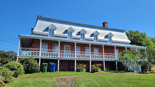 Fraser Manor - Visual