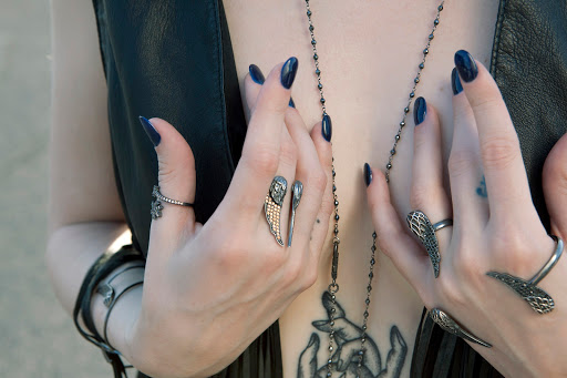 L'Être Différent Jewels