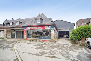 Photo n°1 de CARROSSERIE MALLE à Saint-Aubin-du-Cormier (Garage automobile)