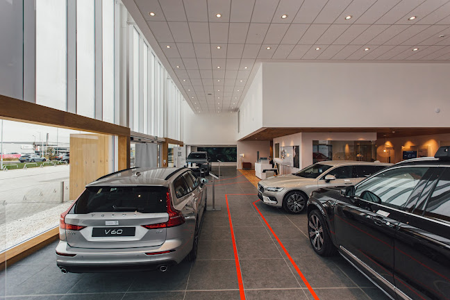 Comments and reviews of Waylands - Volvo Cars Bristol
