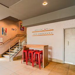 Photo n°49 de KFC Marseille Les Arnavaux à Marseille (Restaurant de hamburgers)