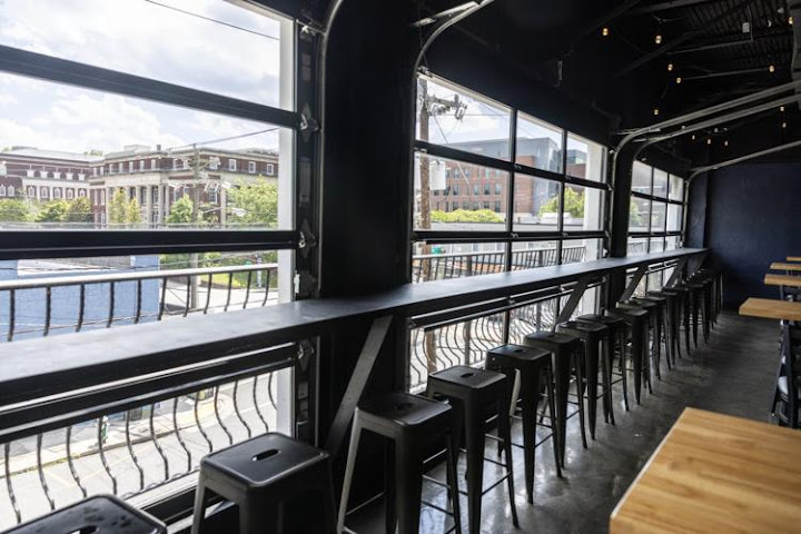 The Upper Deck Kitchen & Cocktails by null