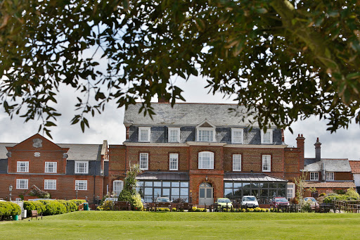 Le Strange Arms Hotel & Lodges