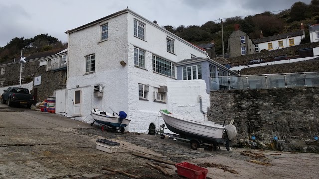 Lugger Hotel