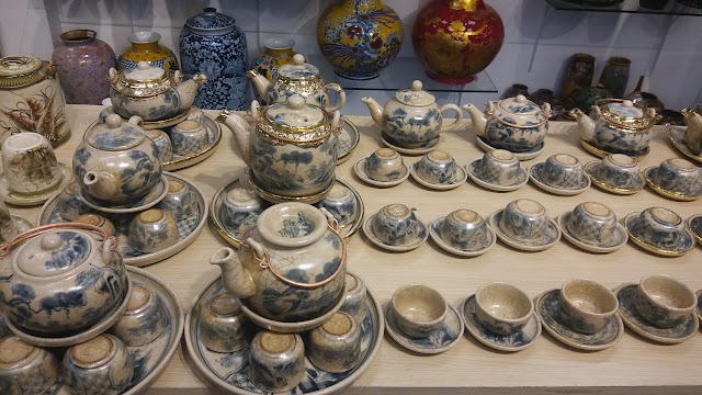 Không gian gốm bát tràng