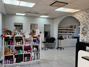 Photo n°6 de Le Salon à Condé-en-Normandie (Salon de coiffure)