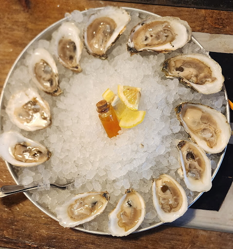 Maine Oyster Company Gallery - United States