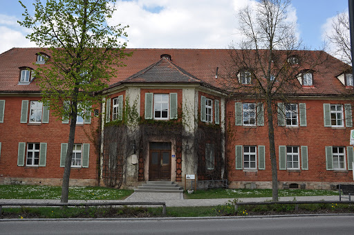 Falkenhaus (Rotes Schloss)