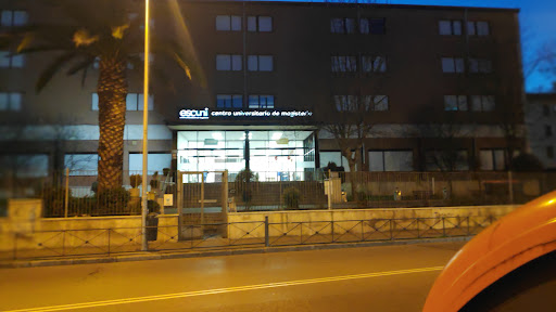Escuni - Visual