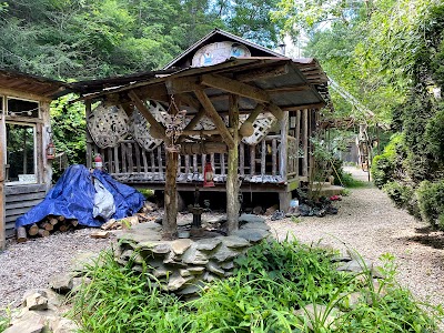 Standing Bear Farm/Hostel