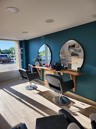 Photo n°1 de Bulles d'Hair Coiffure à Doucier (Salon de coiffure)