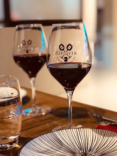 LE DIT VIN des flots bleus Gallery - France