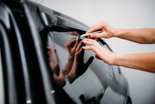 Barlow's Window Tinting LLC Logo